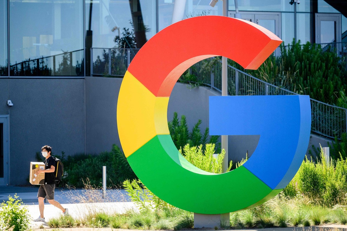 Vice-presidente do Google diz que celulares da Motorola também terão IA da Perplexity, Microsoft