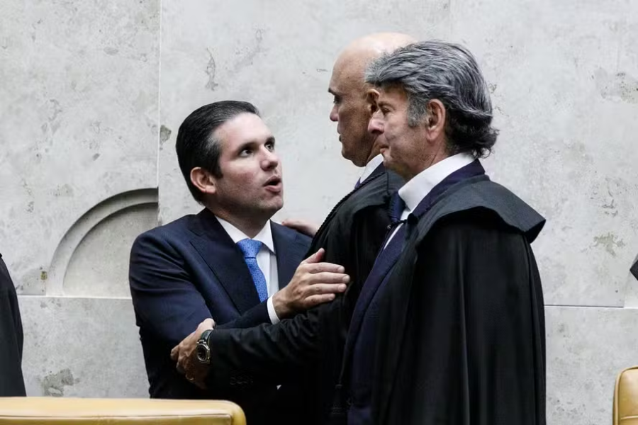 Hugo Motta recorre no caso Ramagem e surpreende STF